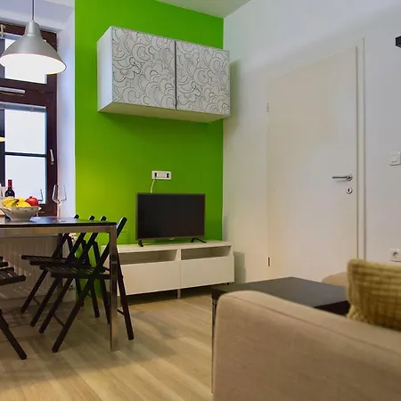Pretty & Modern By The River Apartman *